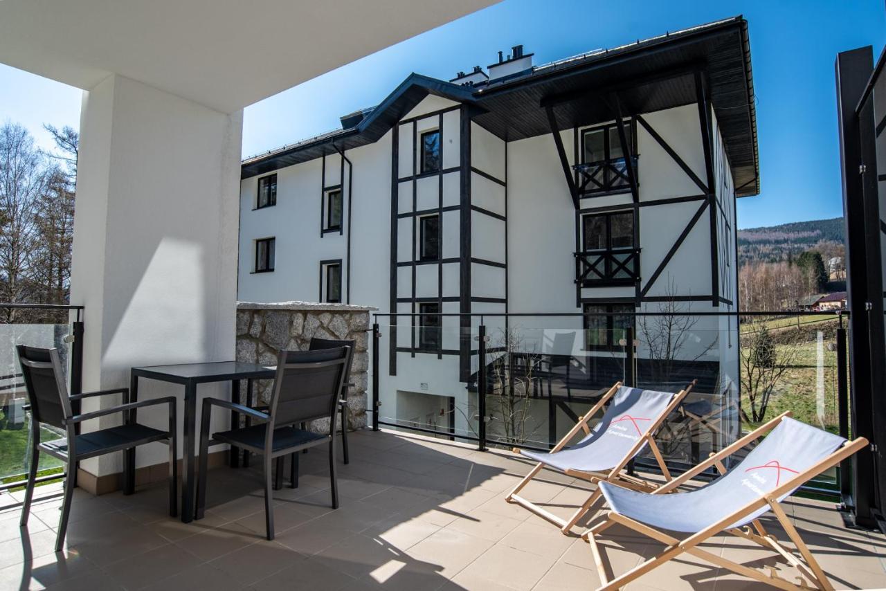 Apartamenty Amira W Kompleksie Apartamenty Piano Świeradów-Zdrój Екстериор снимка